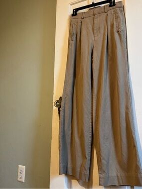 Everlane Way High Draper Pant (30” inseam) in tan color